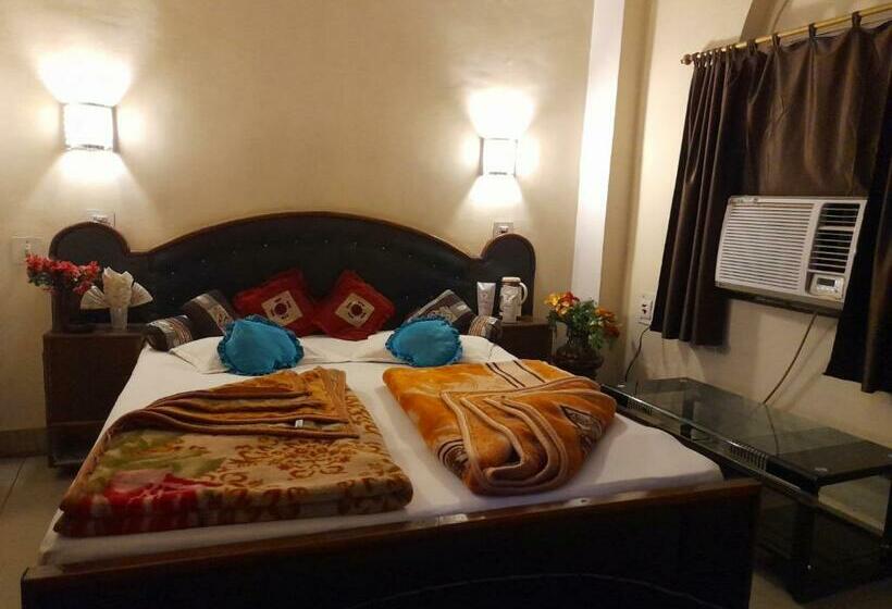 バルコニー付きデラックスルーム, Sawpanlok Residential