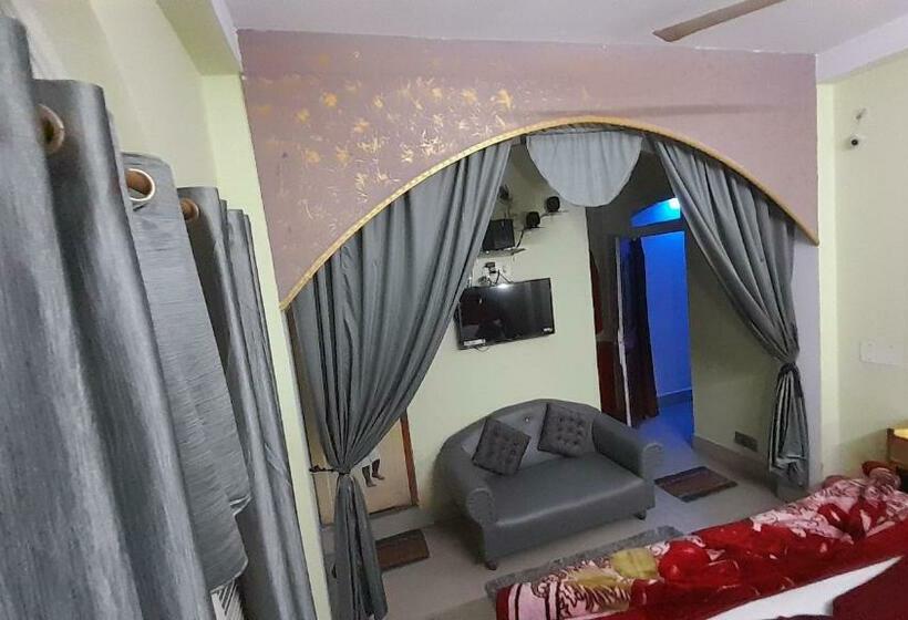 バルコニー付きデラックスルーム, Sawpanlok Residential