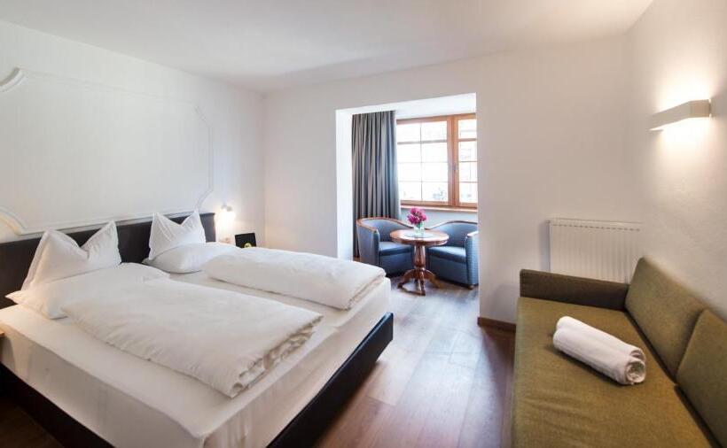 Номер Deluxe, Spanglwirt