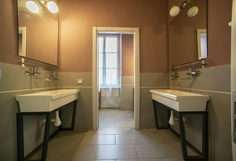 带共用浴室的标准房间, Ostello Palazzo Nizza