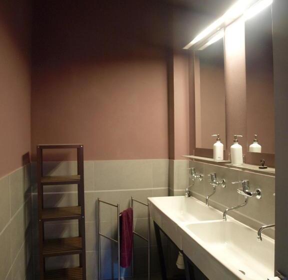 带共用浴室的标准房间, Ostello Palazzo Nizza