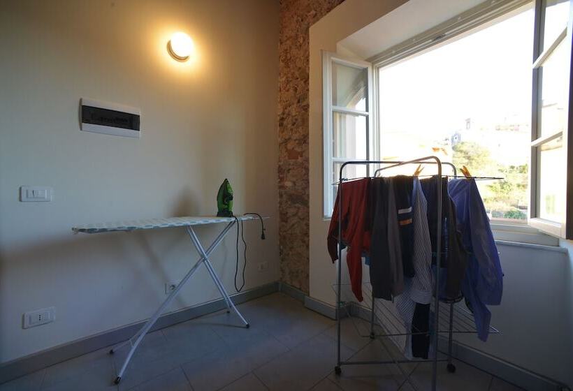 标准单人间共用浴室, Ostello Palazzo Nizza