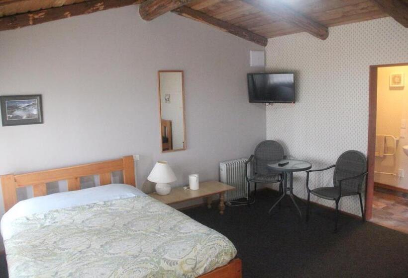 اتاق استاندارد, Barnyard Backpackers Te Anau