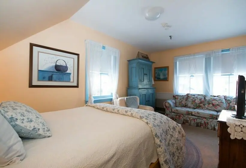 デラックススタジオ, Old Stagecoach Inn