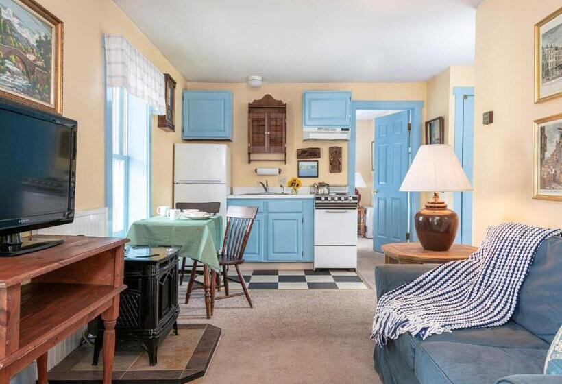 إستوديو ديلوكس, Old Stagecoach Inn