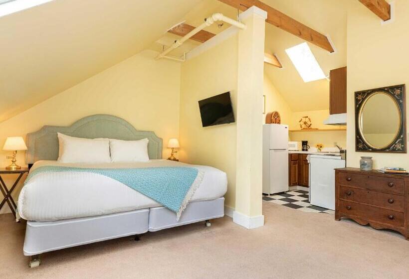 Студия Deluxe, Old Stagecoach Inn