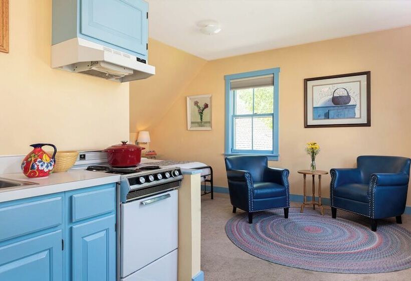 Студия Deluxe, Old Stagecoach Inn