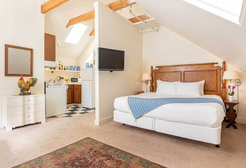 إستوديو ديلوكس, Old Stagecoach Inn