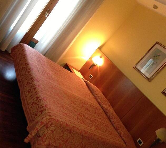 חדר אקונומי, Desiderio