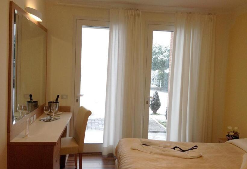 חדר סופריור, Desiderio