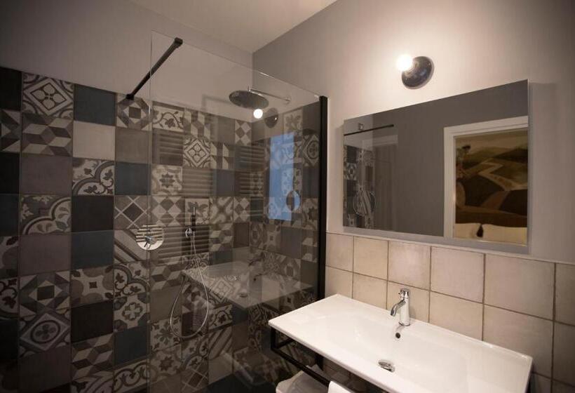 ジュニアスイート, Mathis