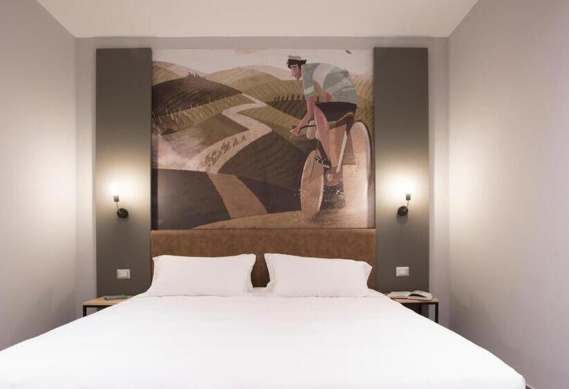 ジュニアスイート, Mathis