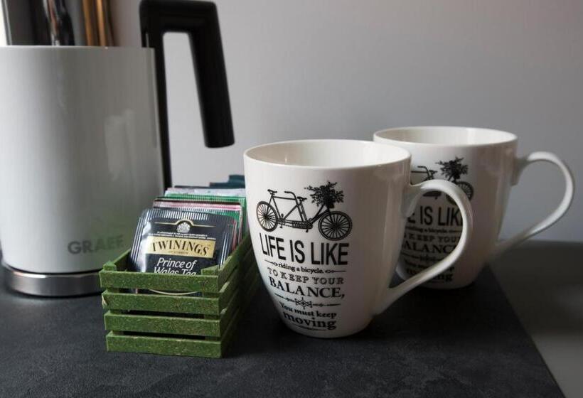 ジュニアスイート, Mathis