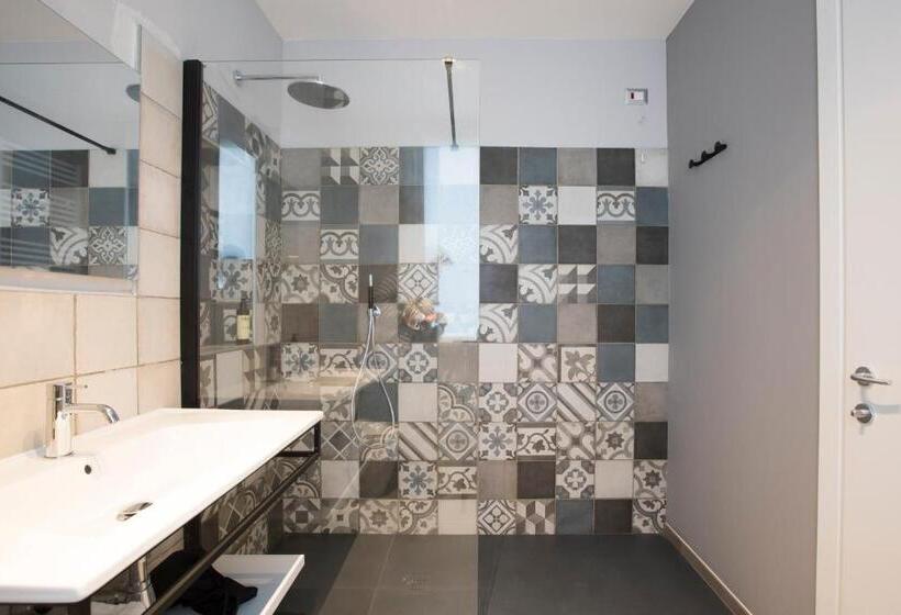 スーペリアールーム, Mathis