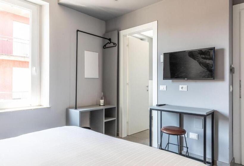 スタンダードルーム, Mathis