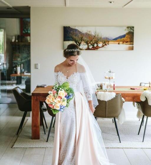 آپارتمان 1 خوابه, Three Thirty B & B