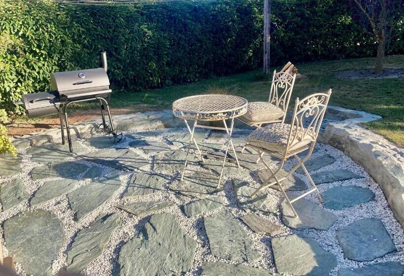 آپارتمان 1 خوابه, Three Thirty B & B