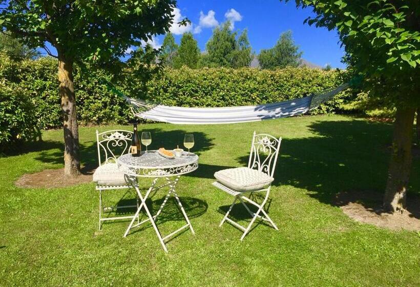 آپارتمان 1 خوابه, Three Thirty B & B