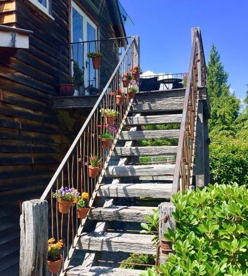 آپارتمان 1 خوابه, Three Thirty B & B