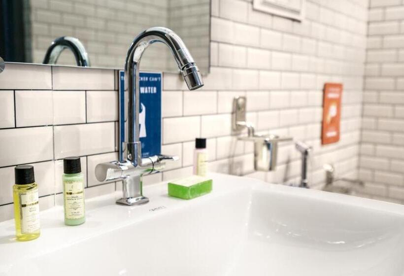 جناح سوبيريور, Zostel Pushkar