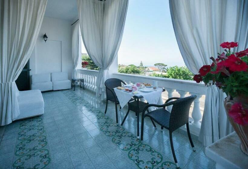 Tengerre Néző Deluxe Szoba Erkéllyel, B&b Dumbolo