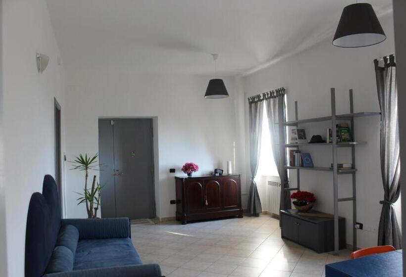 Апартаменты 1 Спальня с Террасой, B&b Dumbolo