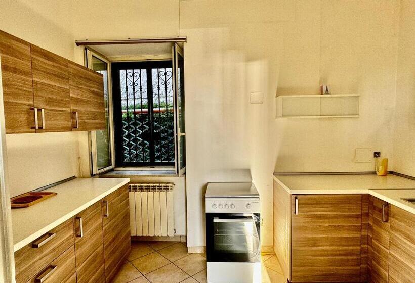 1 Szobás Apartman Terasszal, B&b Dumbolo