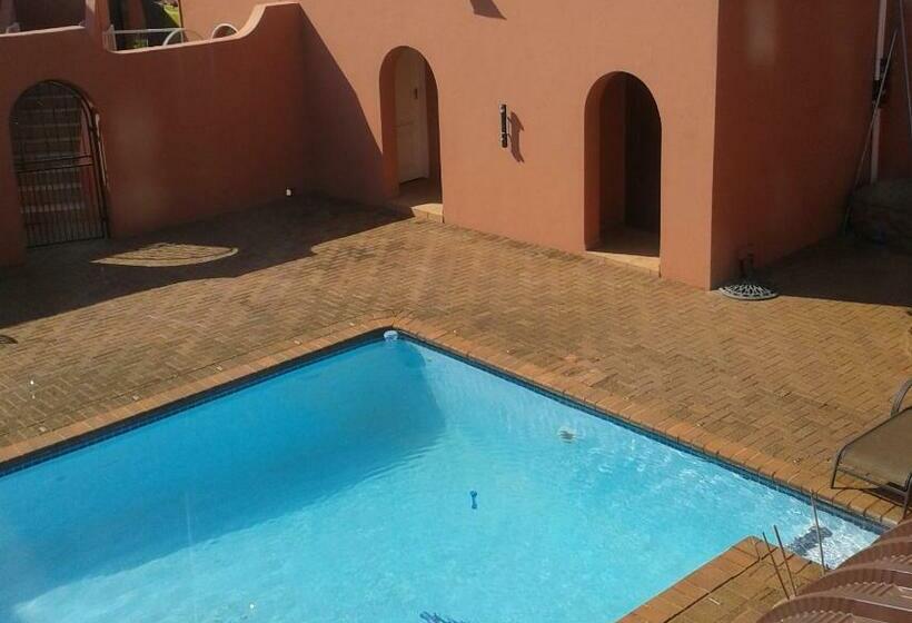 Standard-huone Allasnäkymä, El Gran Chaparral Guest House