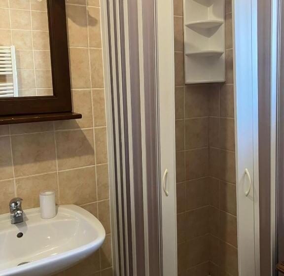 اتاق استاندارد, Le Cese