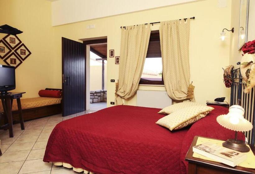 اتاق استاندارد سه نفره, Le Cese