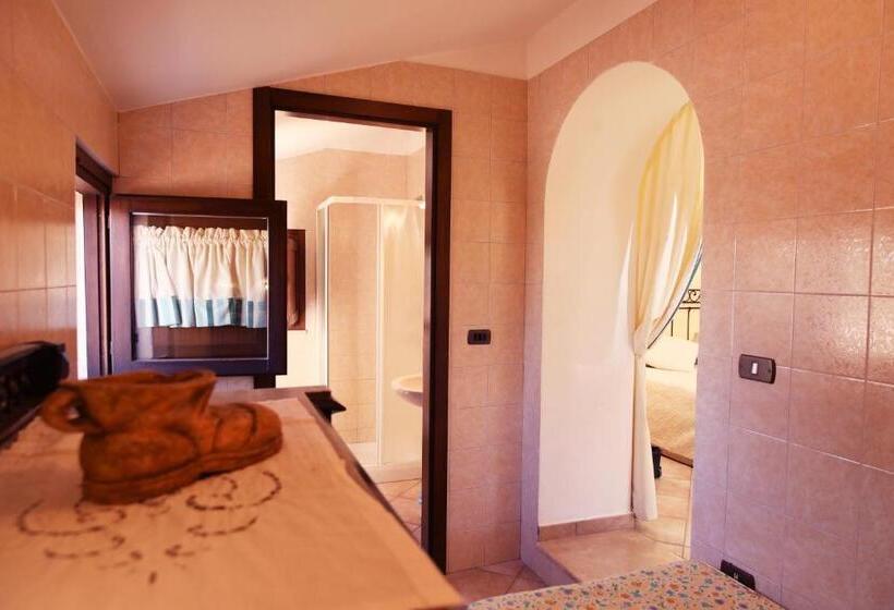 اتاق استاندارد چهار تخته, Le Cese