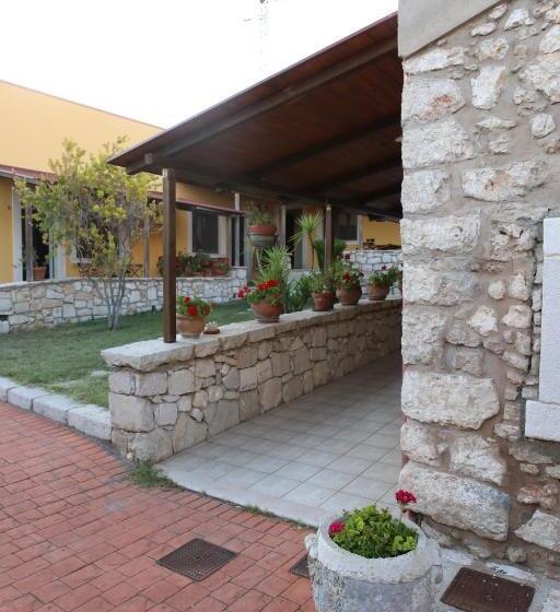 اتاق استاندارد چهار تخته, Le Cese