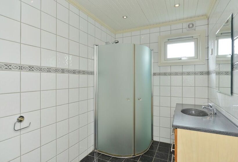 带1个卧室的带阳台的公寓, Elton