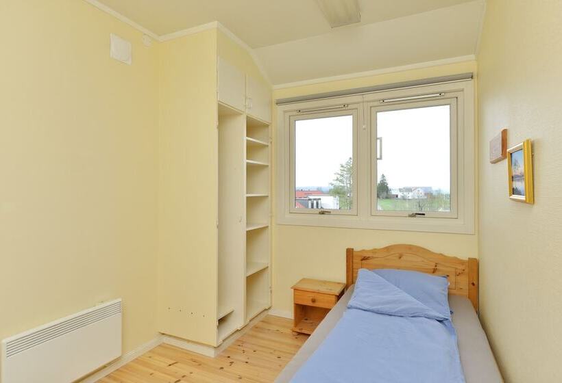 带1个卧室的带阳台的公寓, Elton