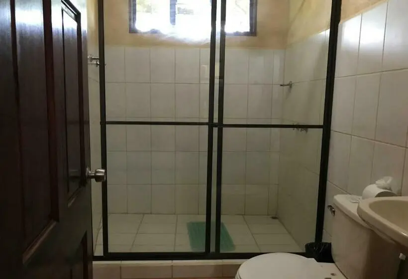 تختخواب در اتاق مشترک, La Palapa Hut Nature Hostel