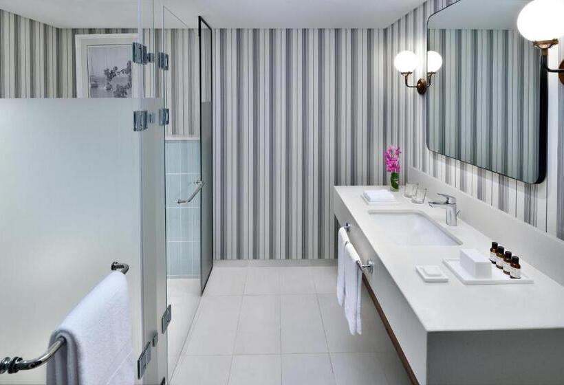 اتاق سوپریور با چشم‌انداز دریا, Al Alamein