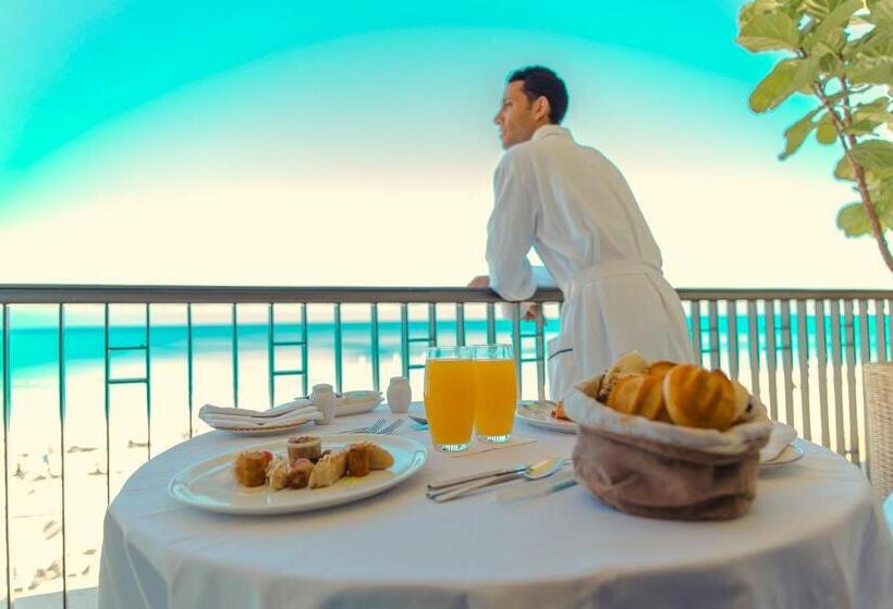 اتاق لوکس با چشم‌انداز دریا, Al Alamein