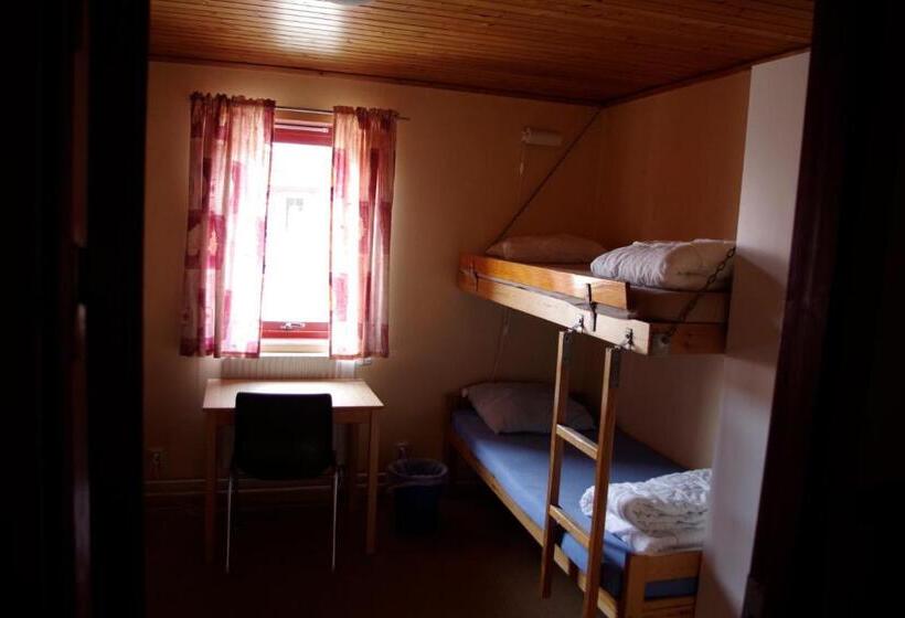 اتاق استاندارد چهارنفره با سرویس بهداشتی مشترک, Halens Camping Och Stugby