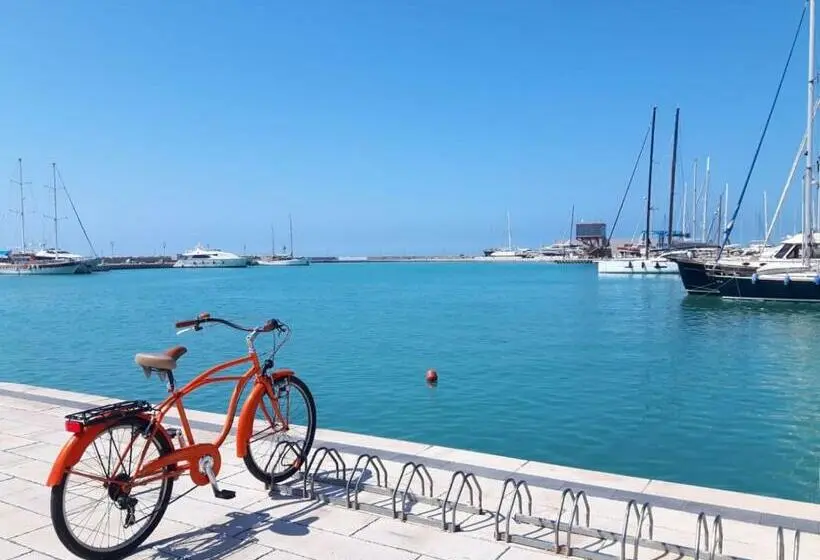 Huoneisto 1 Makuuhuone Pohjakerros, Molo Di Levante   Rent Apartment