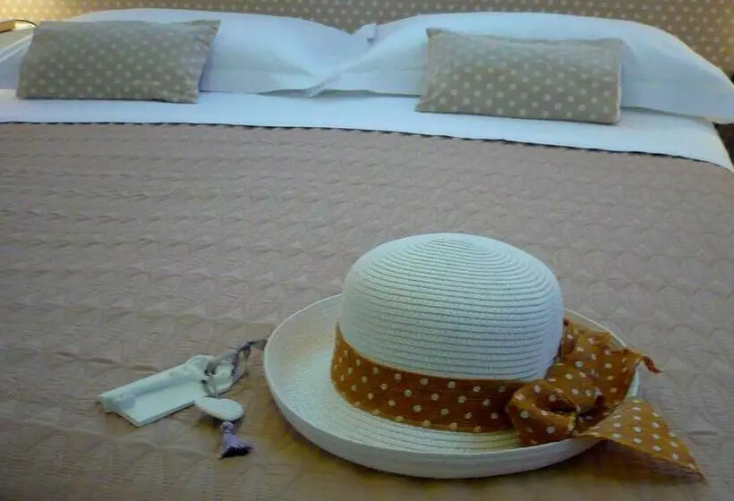 Huoneisto 1 Makuuhuone Pohjakerros, Molo Di Levante   Rent Apartment