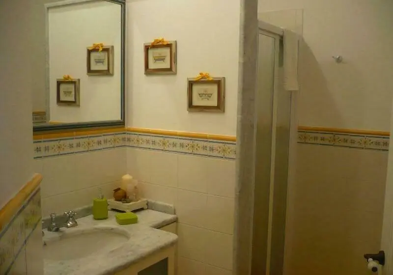 Huoneisto 1 Makuuhuone Pohjakerros, Molo Di Levante   Rent Apartment