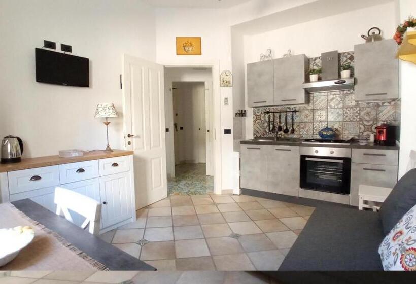 1베드룸 아파트 1층, Molo Di Levante   Rent Apartment