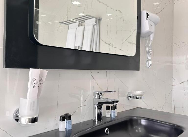 غرفة ديلوكس, Astor