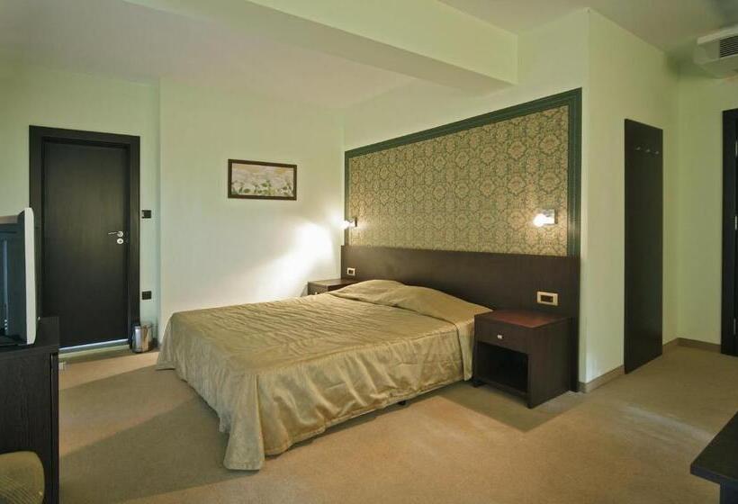 استوديو عائلي مع بلكونة, Dukov