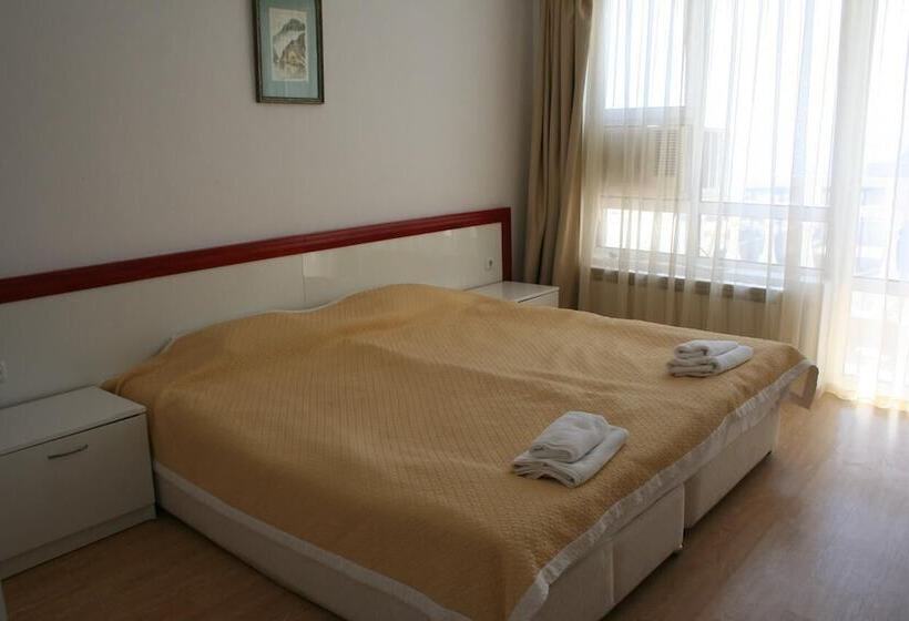 جناح ديلوكس مطل على البحر, Noy