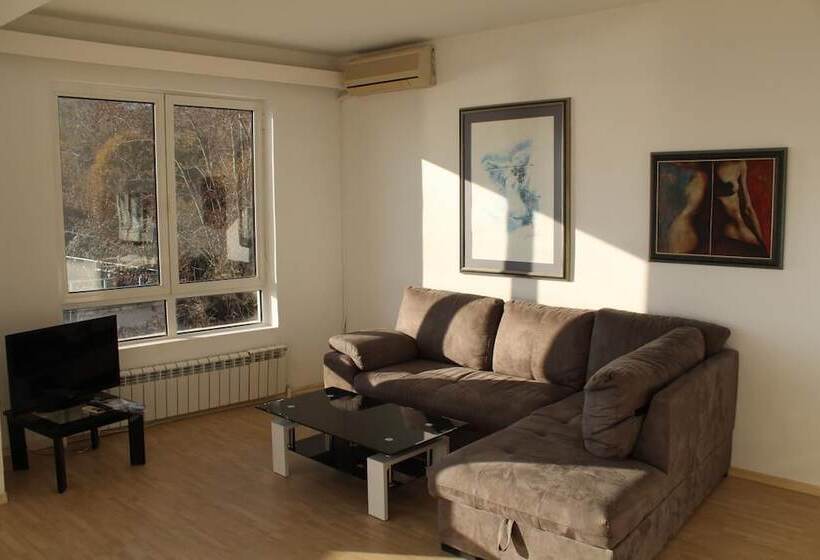 جناح ديلوكس مطل على البحر, Noy