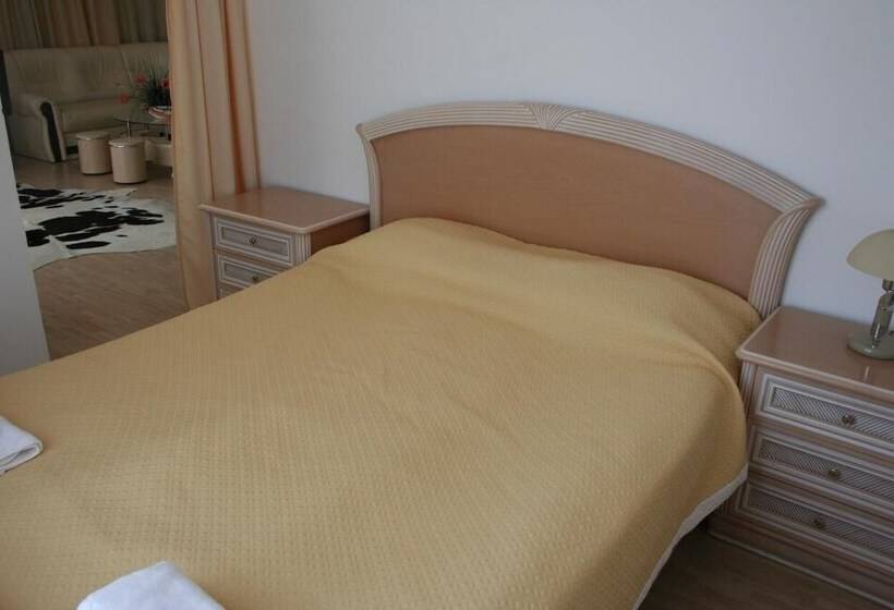 جناح ديلوكس مطل على البحر, Noy