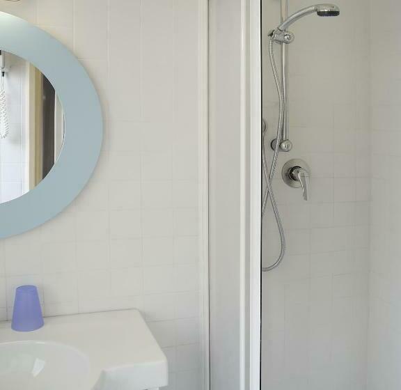 带阳台的三人标准间, Smart Cervia