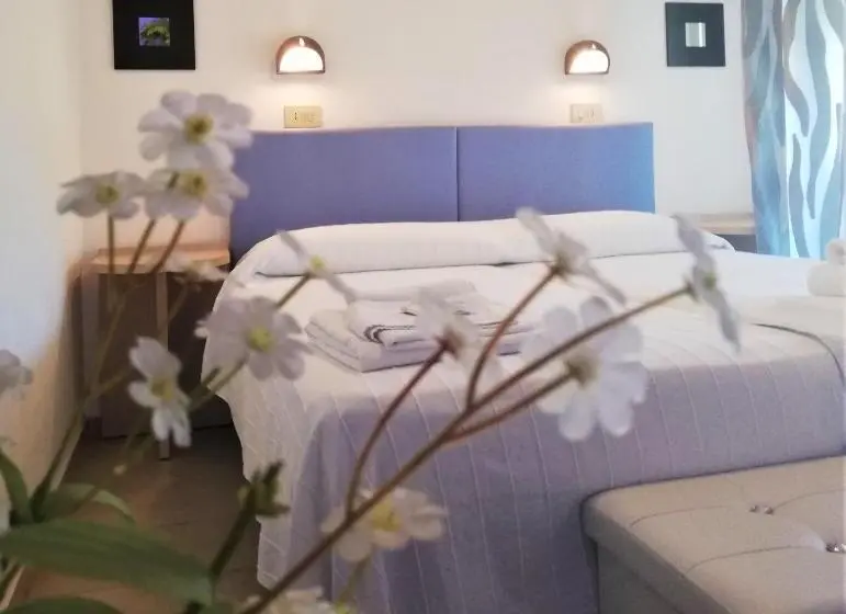 اتاق استاندارد چهارنفره با بالکن, Smart Cervia B&b