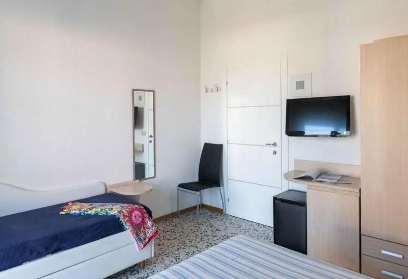 اتاق سوپریور سه تخته, Smart Cervia B&b